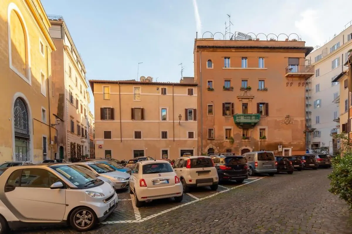 Campo De Fiori Stylish Apartment Rome