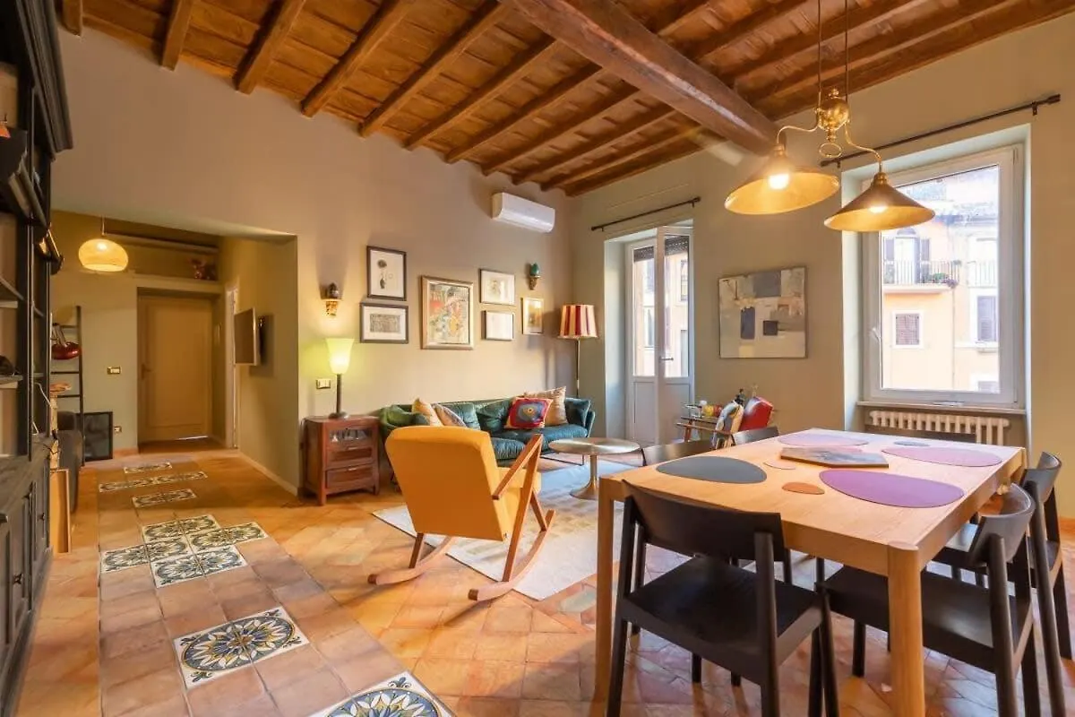 Campo De Fiori Stylish Apartment Rome